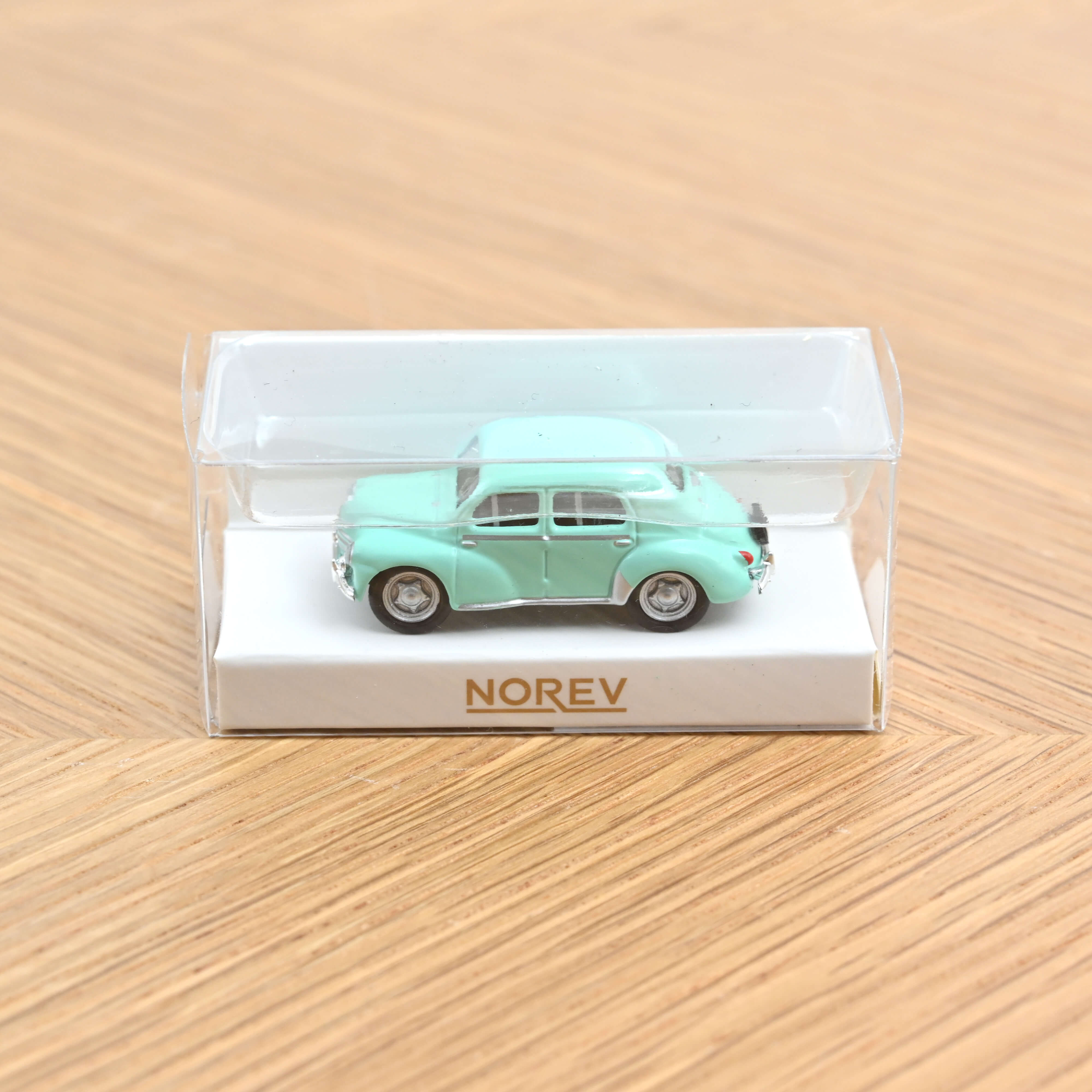 Norev 513230 Renault 4CV water green (1955)
