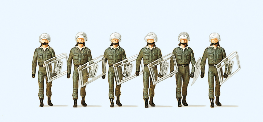 Preiser 10392 BGS. Einsatzanzug und Schutzhelm.