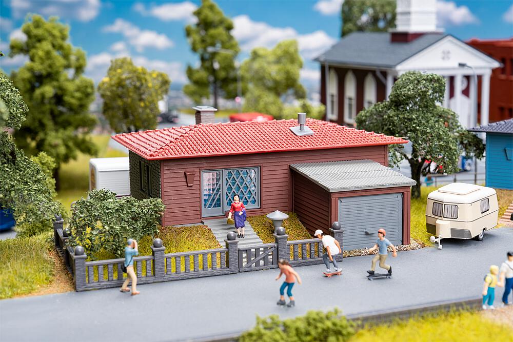 134103 Bungalow Country Road 2