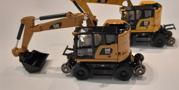 DM Diecast Masters 85656 CAT M323F Rail Zweiwegebagger Cat gelb