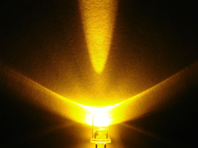 50670 LED 5mm gelb Gehäuse klar 10.000mcd ext