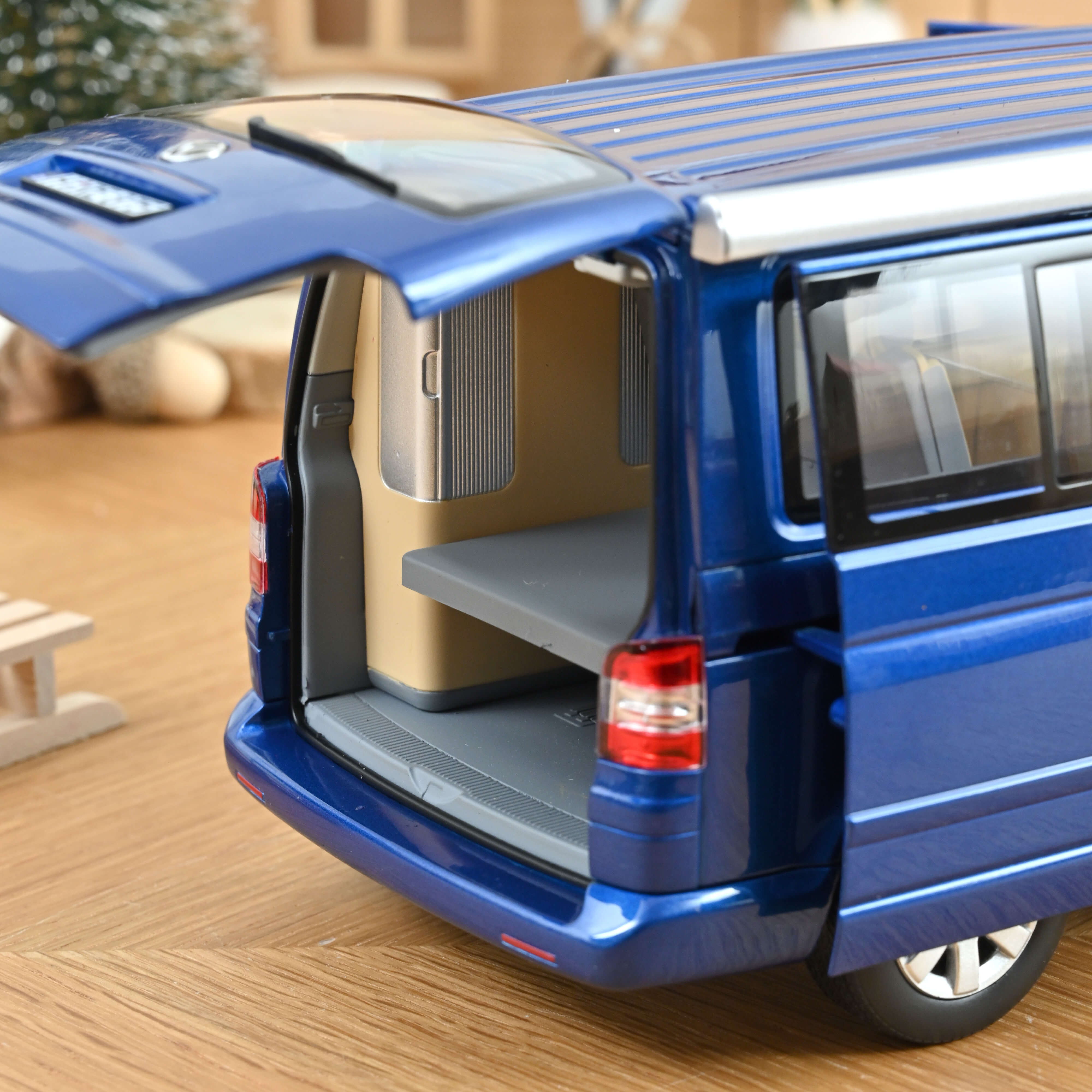 Norev 188607 VW T5 Califonia Ravenna Blue-met.