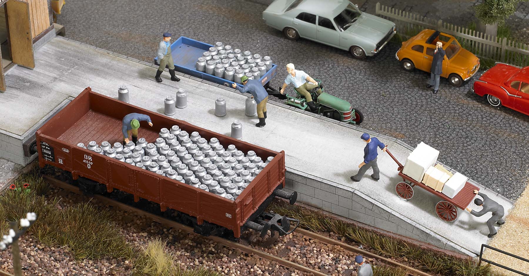 1145 Milchkannen und -kästen mit Zubehör