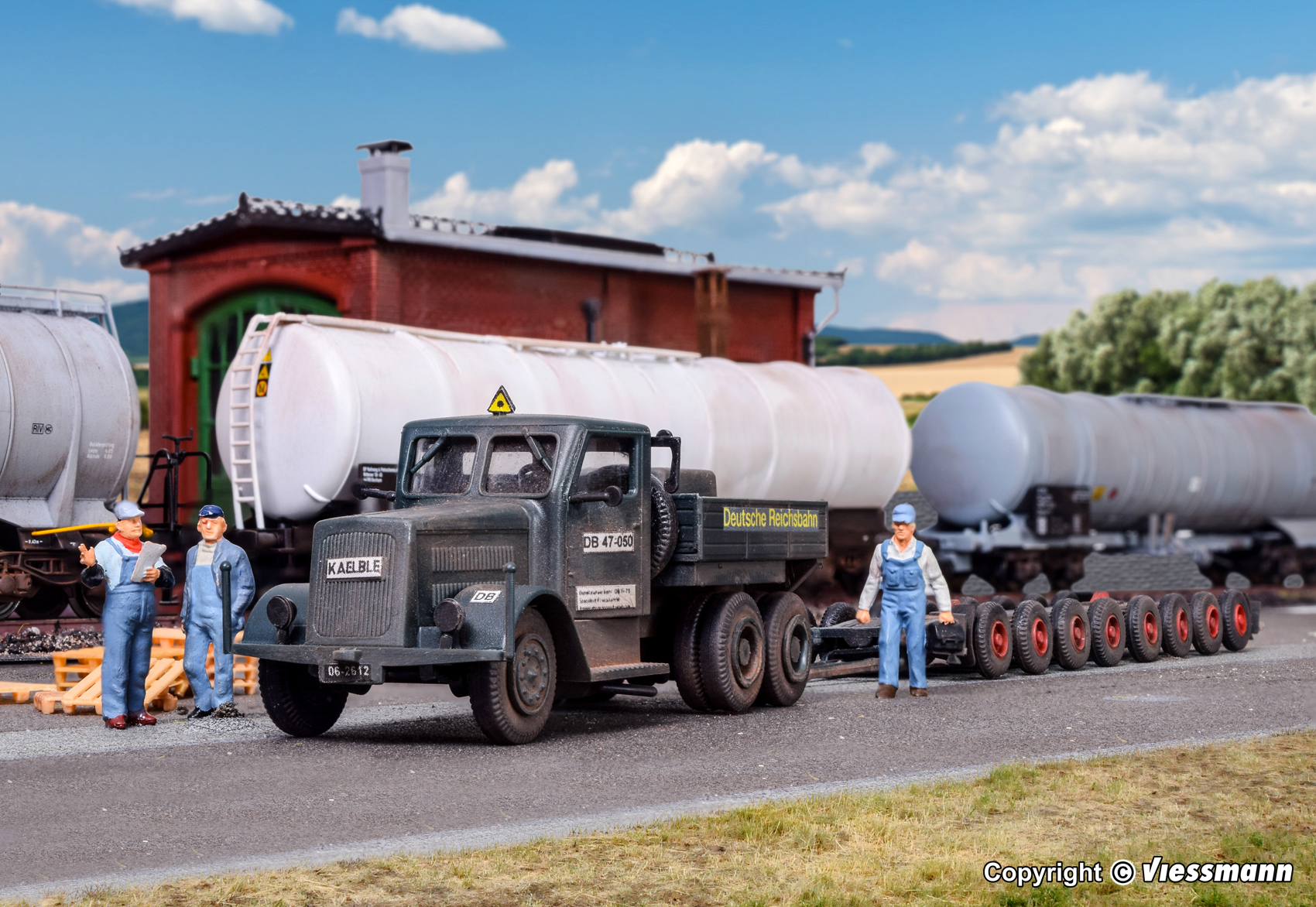 13570 Kaelble HZ mit Strassenroller DB