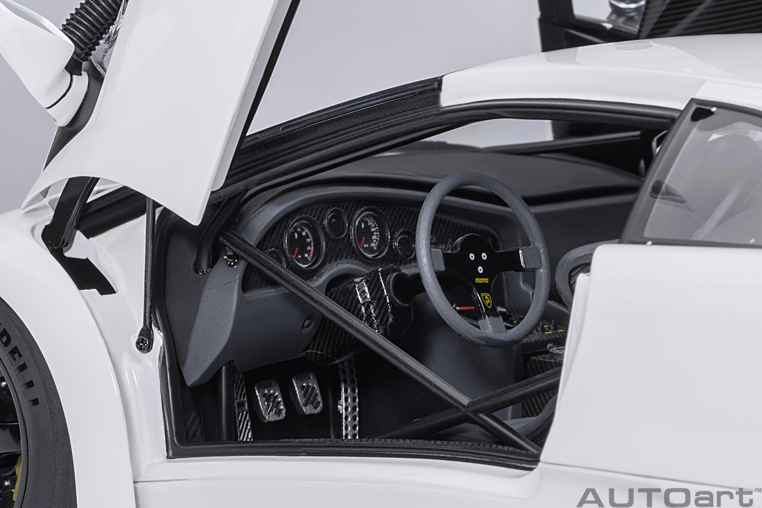 AUTOart 79136 Lamborghini Diablo GT-R 1999 impact whi