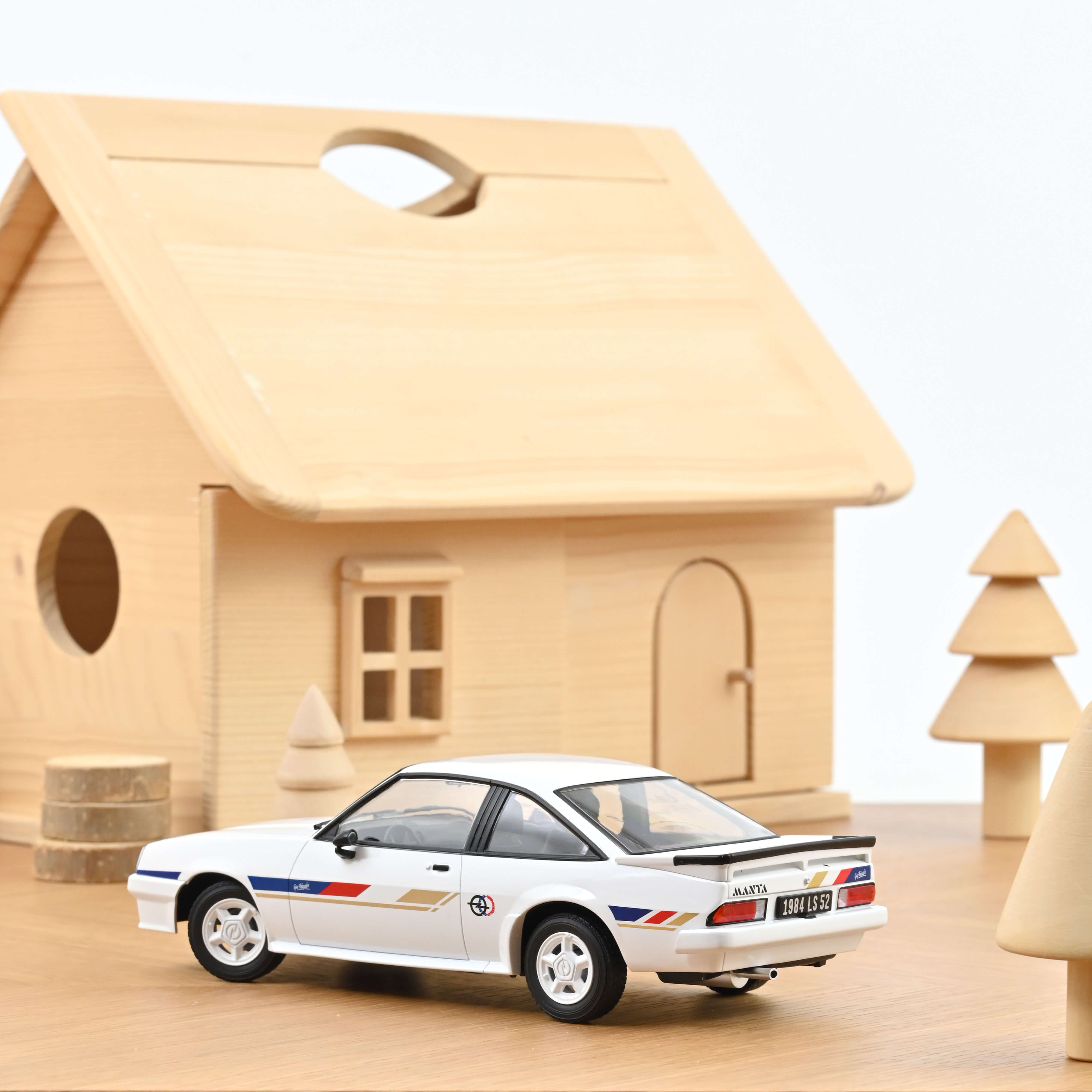 Norev 183305 Opel Manta B weiß (1984)