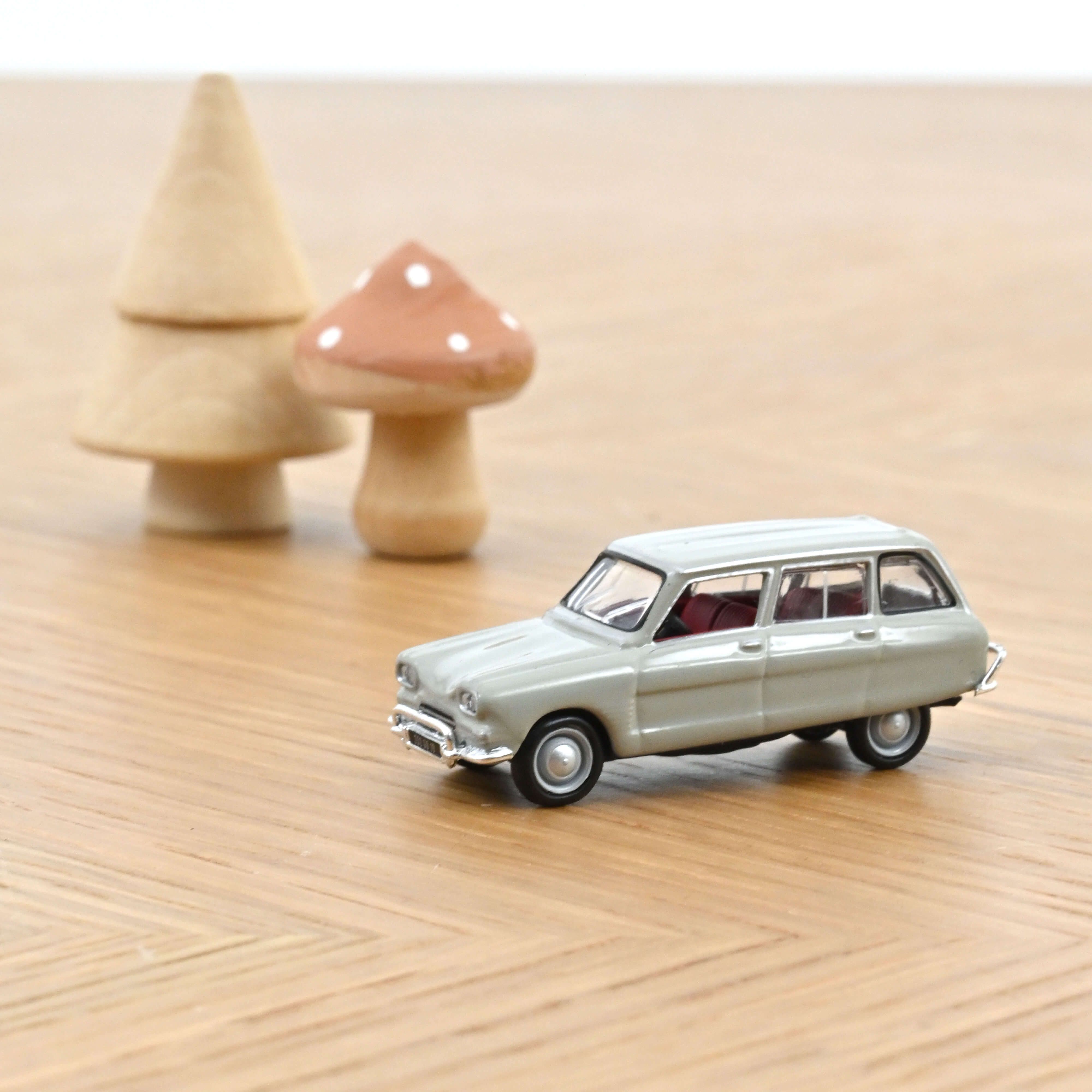 153525 Citroën AMI 6 Break rosegrey