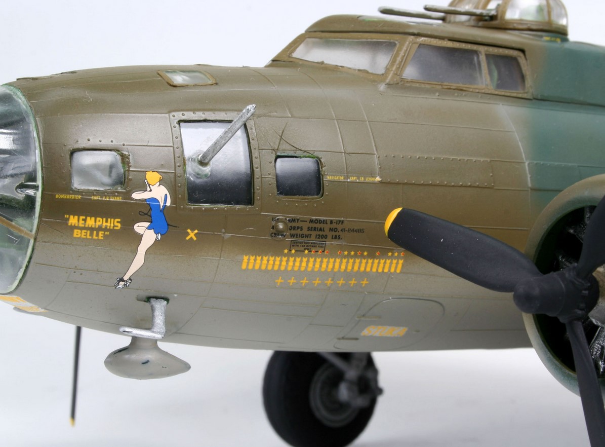 Revell 04297 Boeing B-17F Memphis Belle
