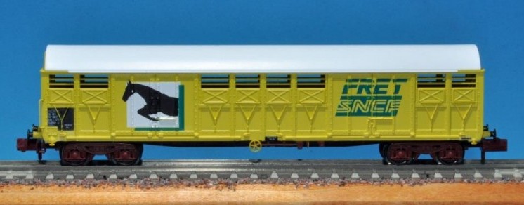16018 SNCF gedeckter Güterwagen 4-achs Ep.5