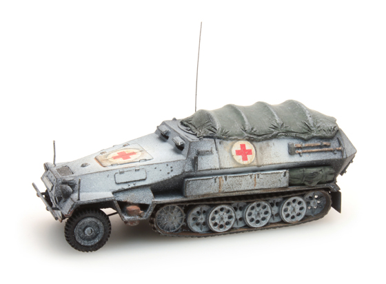 387.73-WA WM Sd. Kfz 251/8B Sanitätspanzer Winter