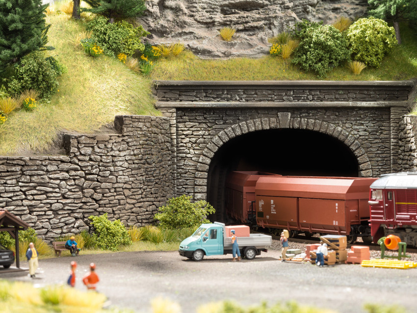 58062 Tunnelportal 2-gleisig