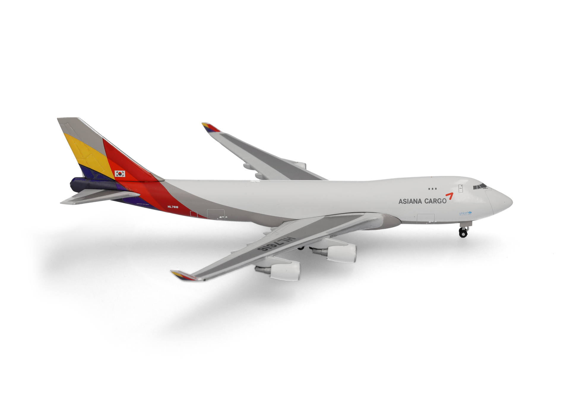 538848 Boeing 747-400F Asiana Cargo