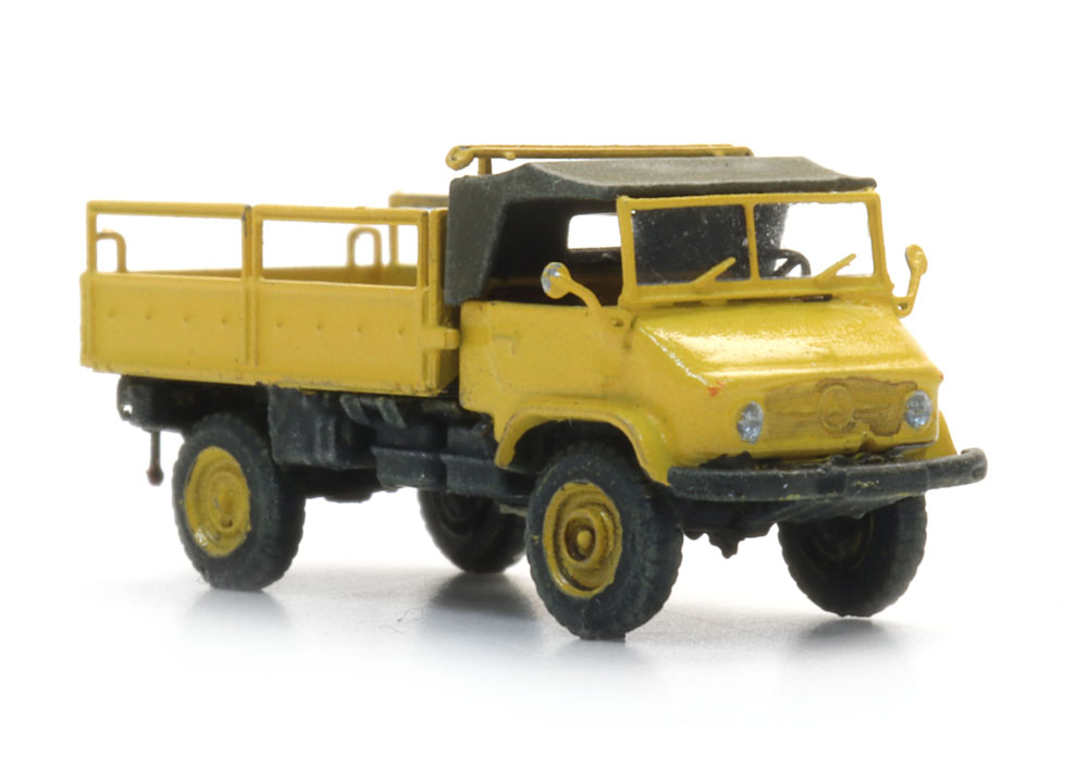 322.054 Unimog 404s gelb