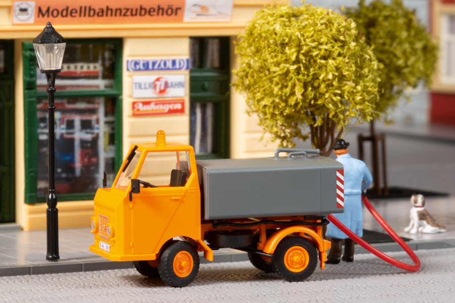 41657 Multicar M22 mit Wassertank