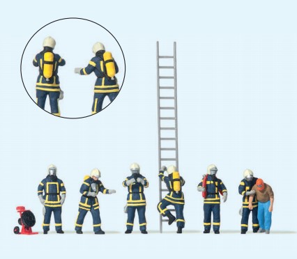 Preiser 10765 Feuerwehrleute in modernerEinsatzkleid