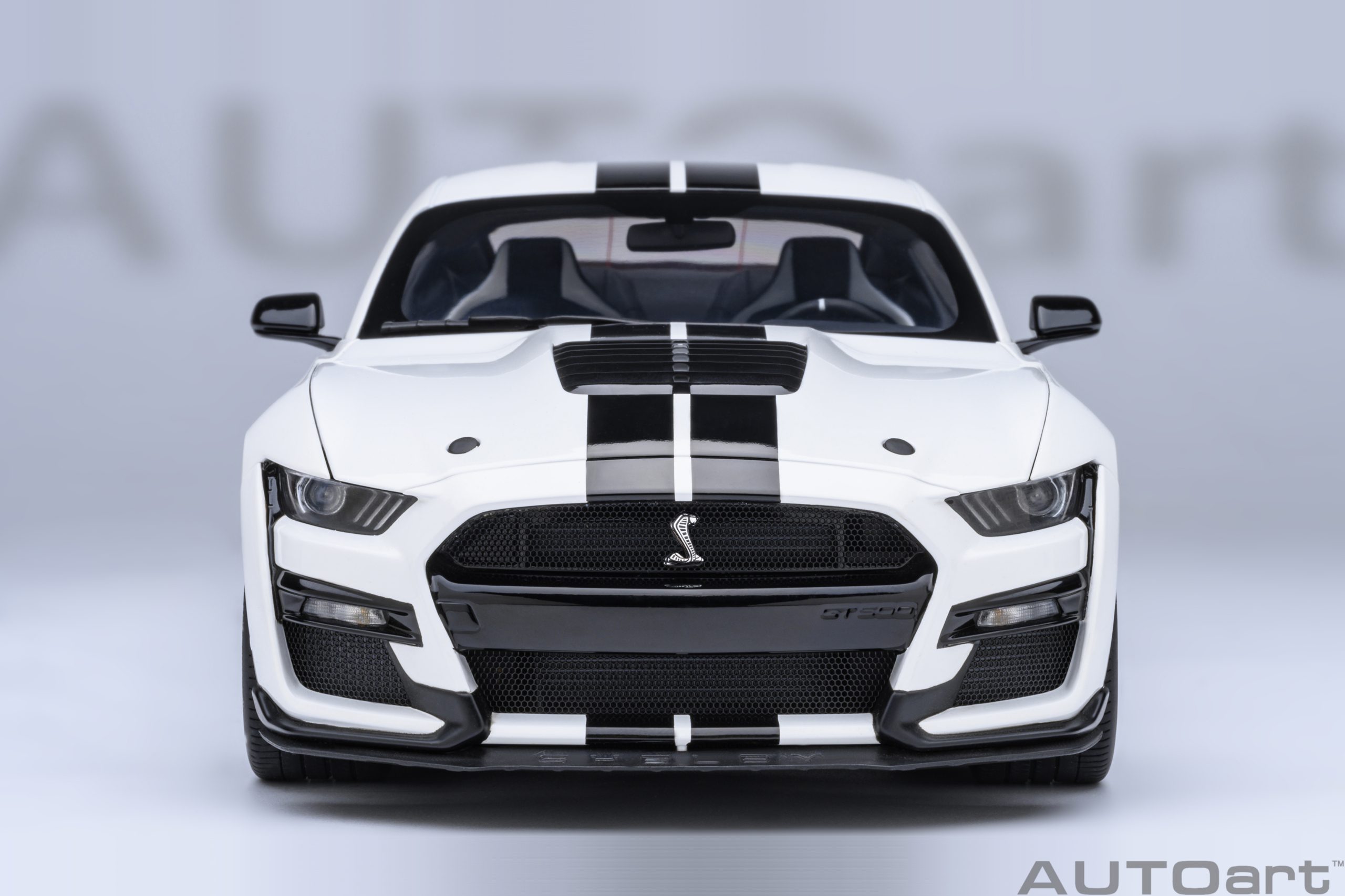 AUTOart 73095 Ford Mustang Shelby GT500 - white