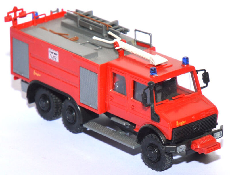 211201054 UNIMOG U2450 TLF rot