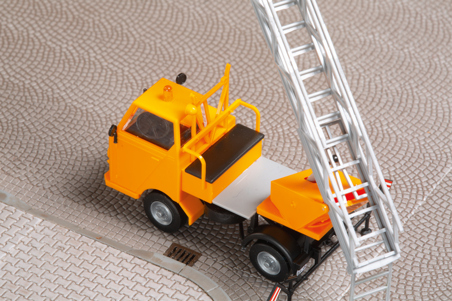 41656 Multicar M22 mit Drehleiter
