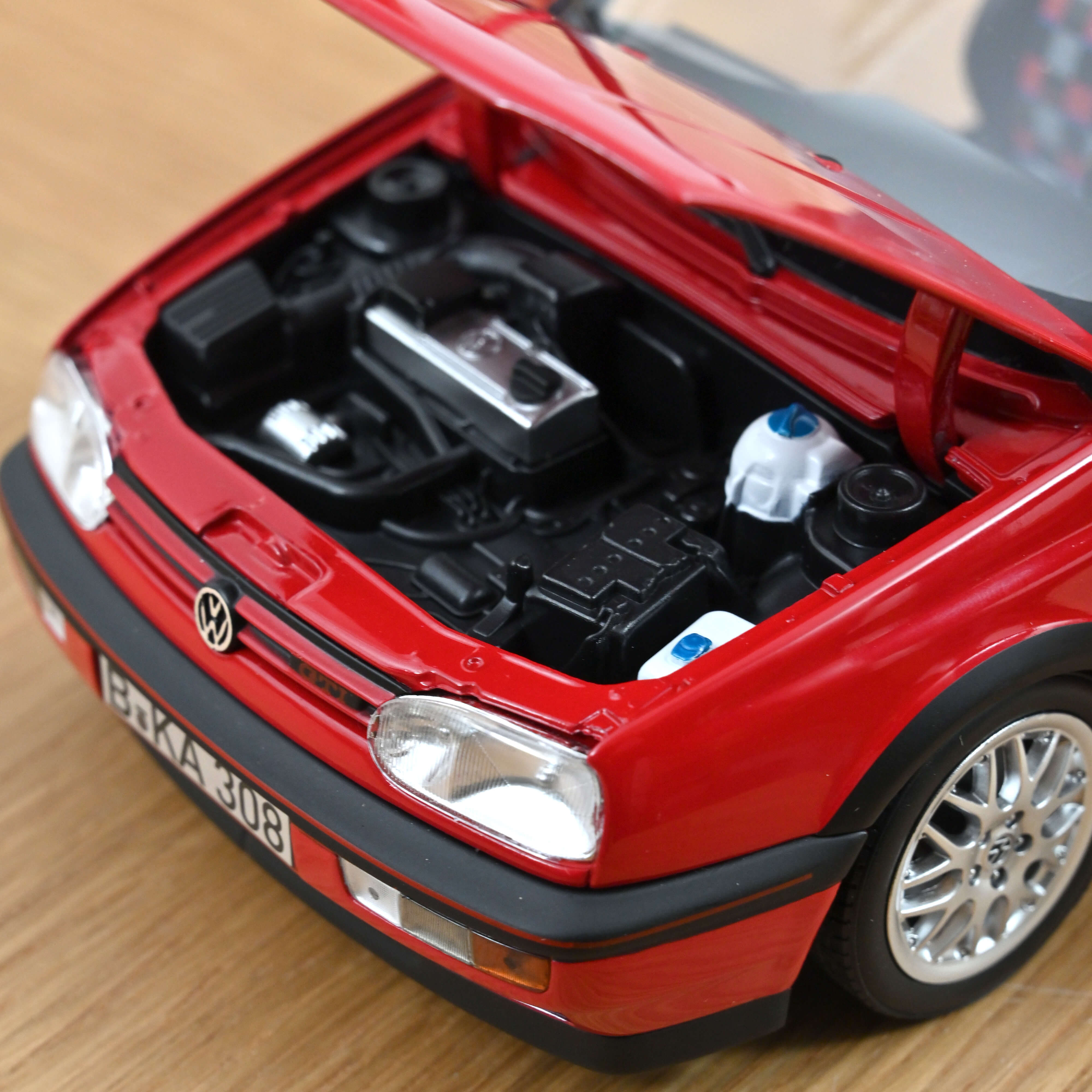 Norev 188418 VW Golf GTi (2türig) flashrot (1996)