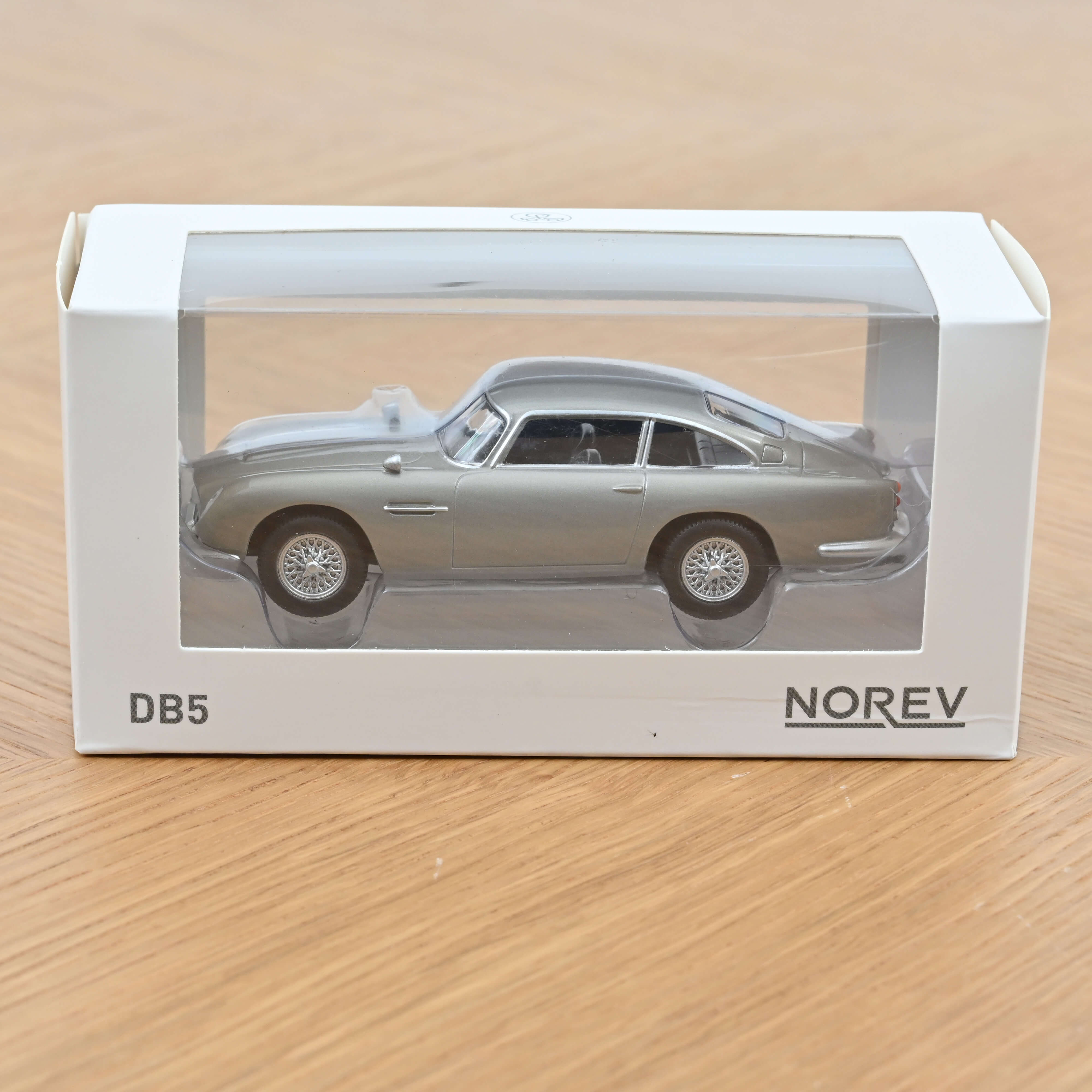 Norev 270523 JetCar: Aston Martin DB5 silber (1964)