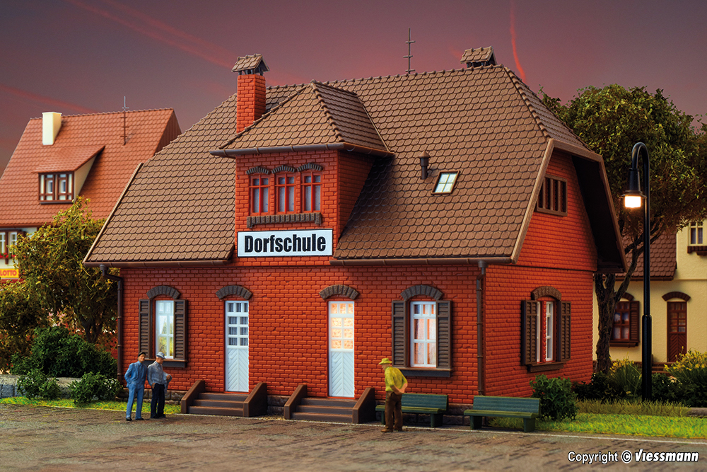 43570 Kleine Dorfschule