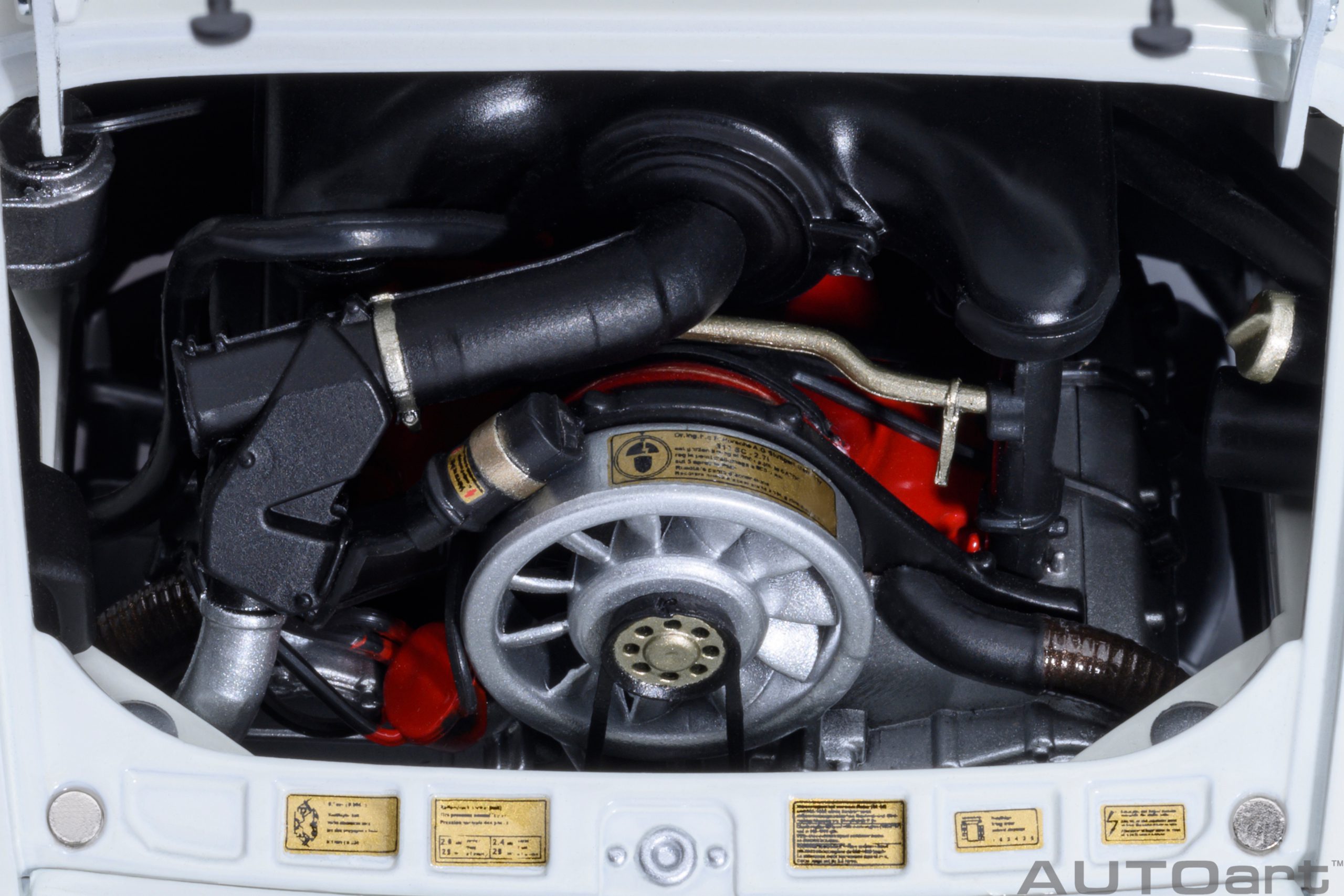 AUTOart 78031 Porsche 911 Carrera RS 2.7 weiß (1973)