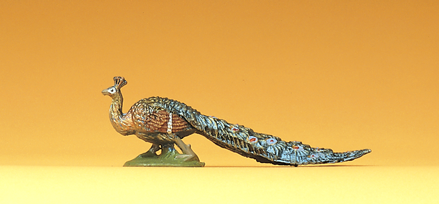47087 Pfau mit Schleppe