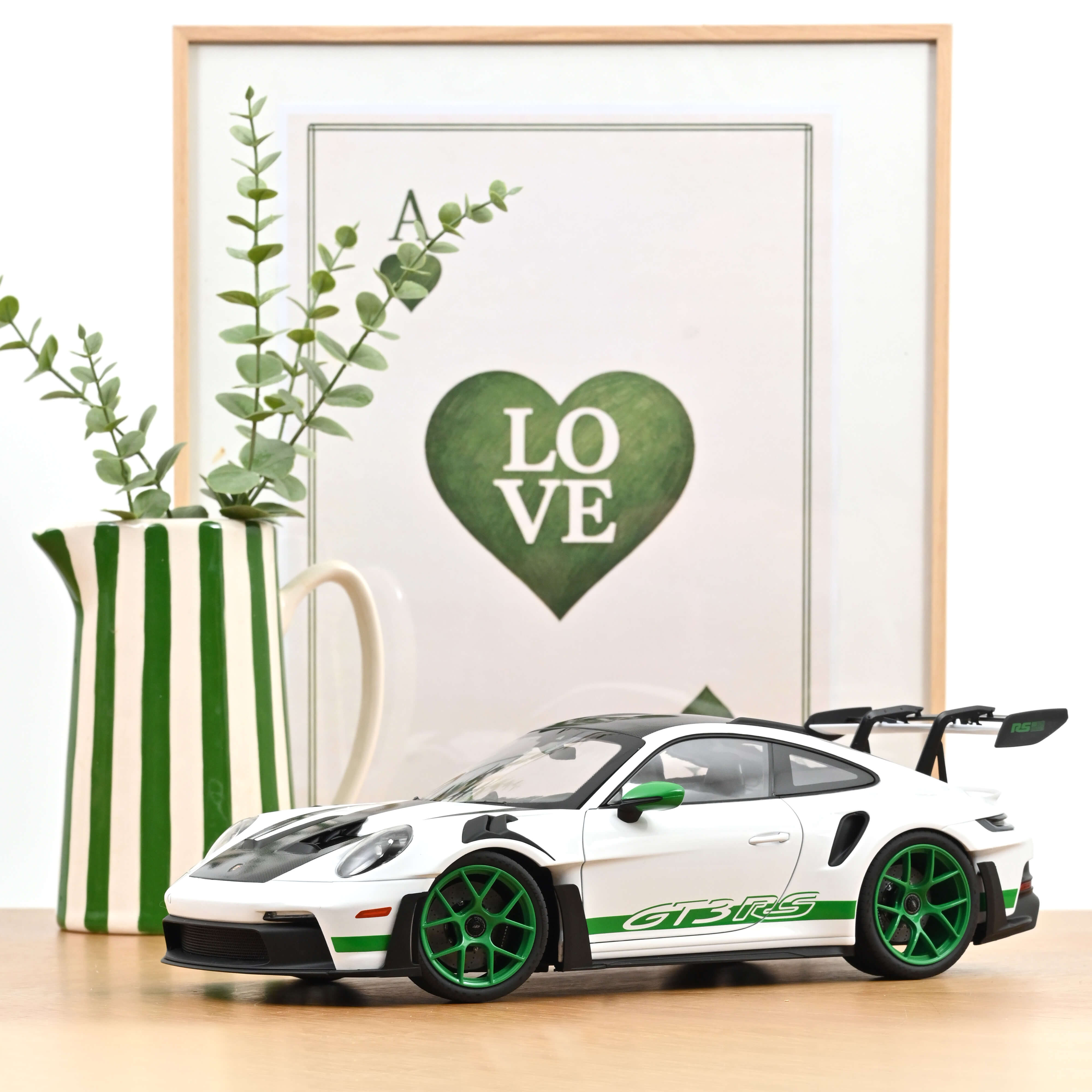 127535 Porsche 911 GT3 RS Tribute weiß/grün