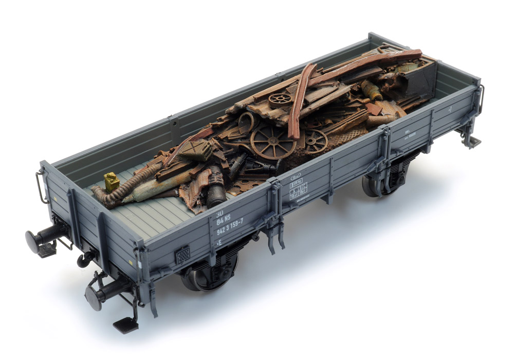 28.124 Ladegut: Metalschrott u. a. Sandwagen