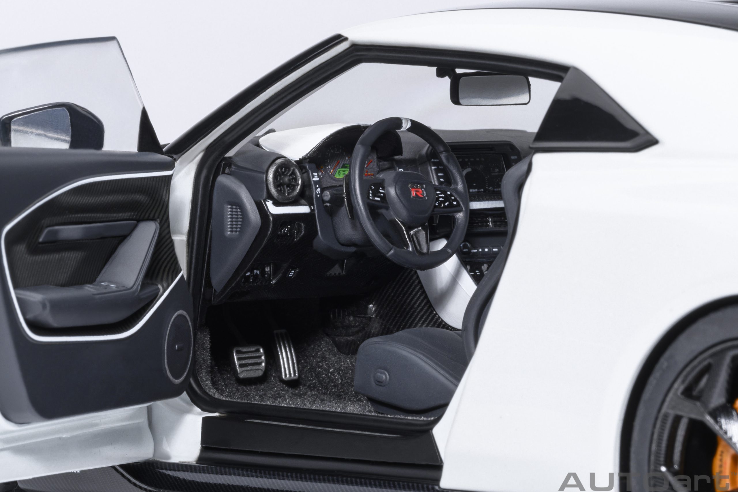 AUTOart 77511 Nissan GT-R50 by Italdesidn met. white