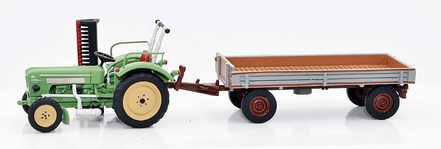 NA99997 Schlüter Traktor S350 grün mit Mähwerk