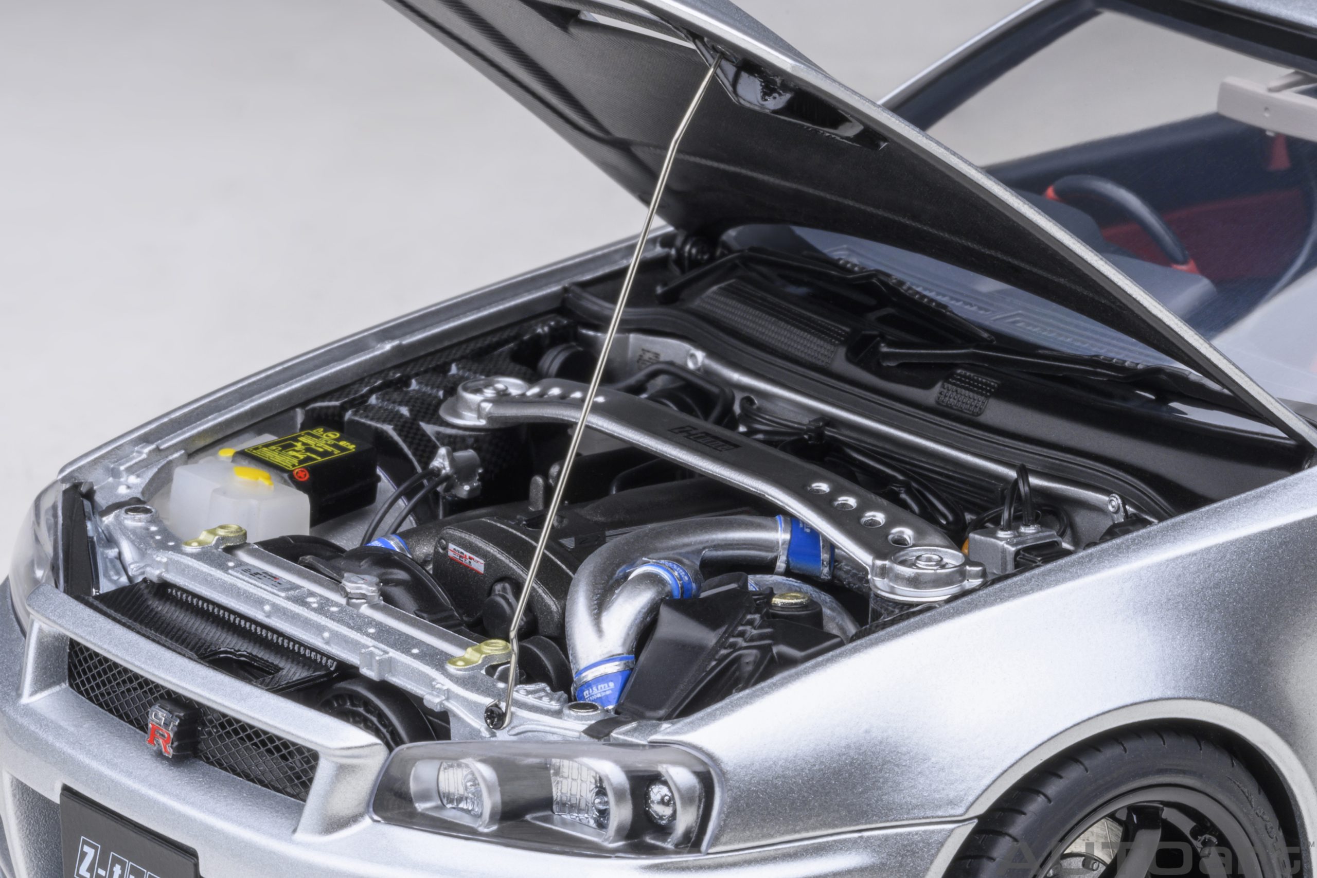 AUTOart 77461 Nissan Skyline GT-R (R34) Z-Tune silber