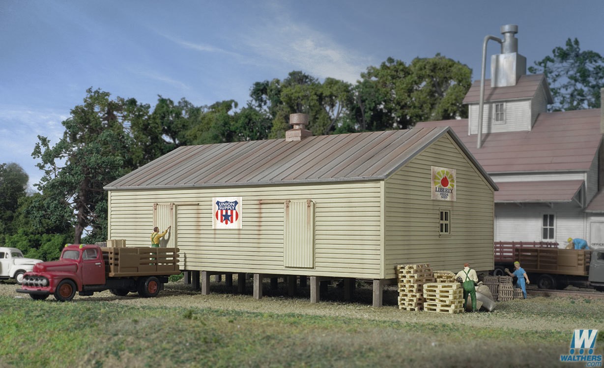 Walthers 3230 Co-op Storage Shed