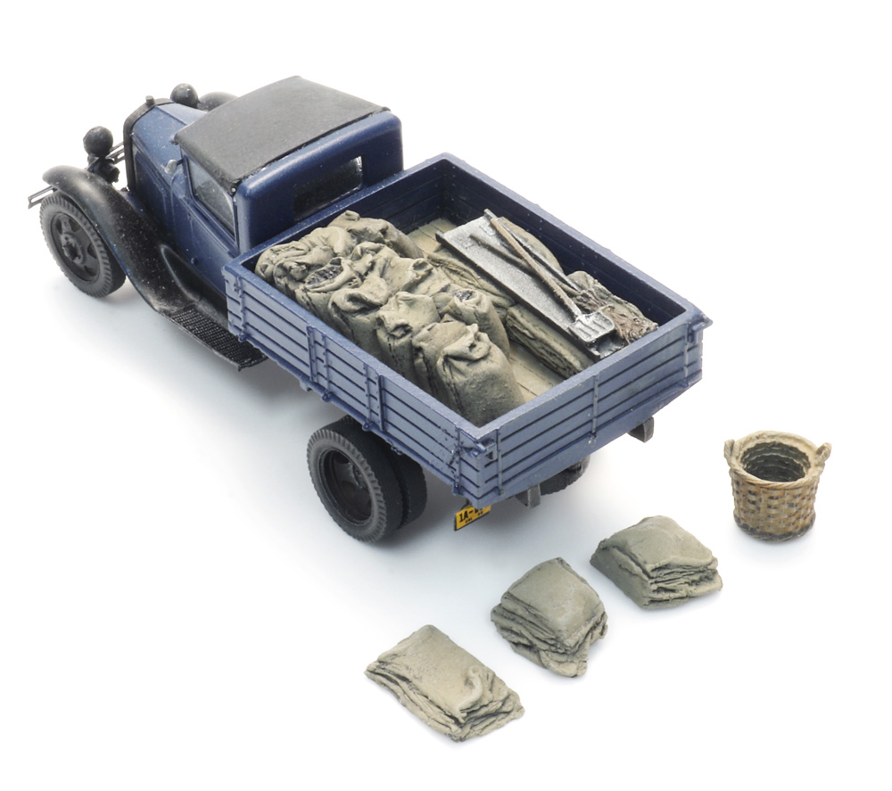387.641 LKW-Ladung: Kohlensäcke