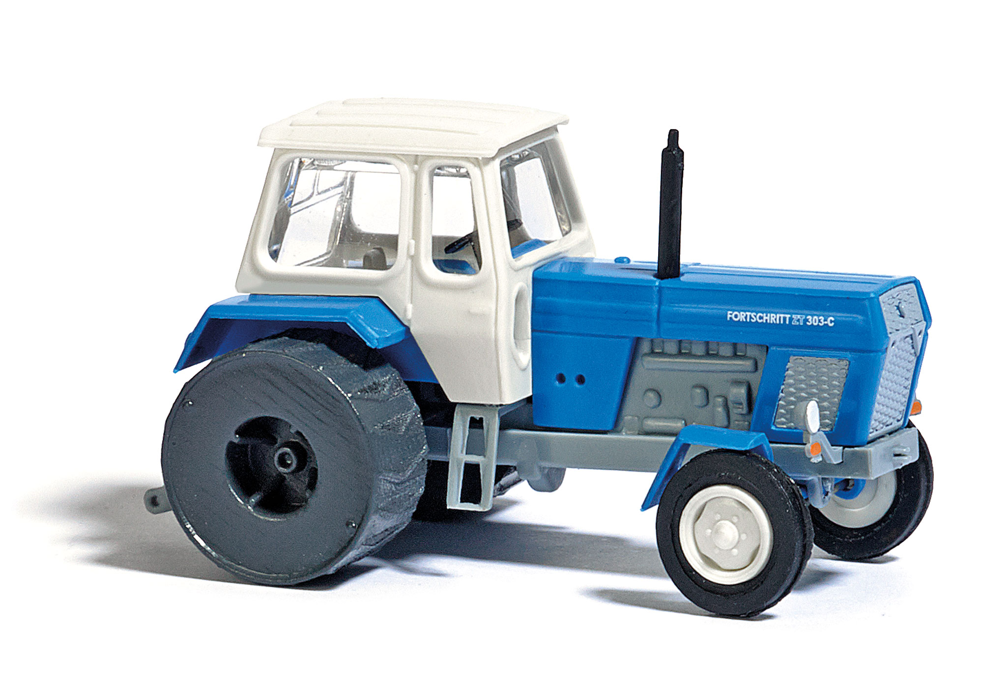 8700 Traktor mit Eisenrädern