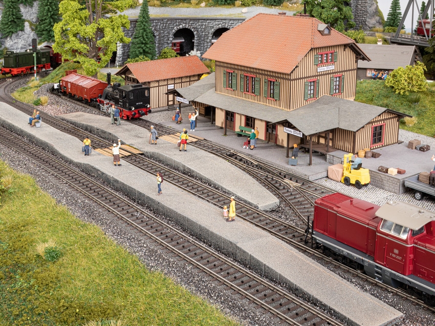66018 Bahnsteig Epoche 3/4 gebogene End