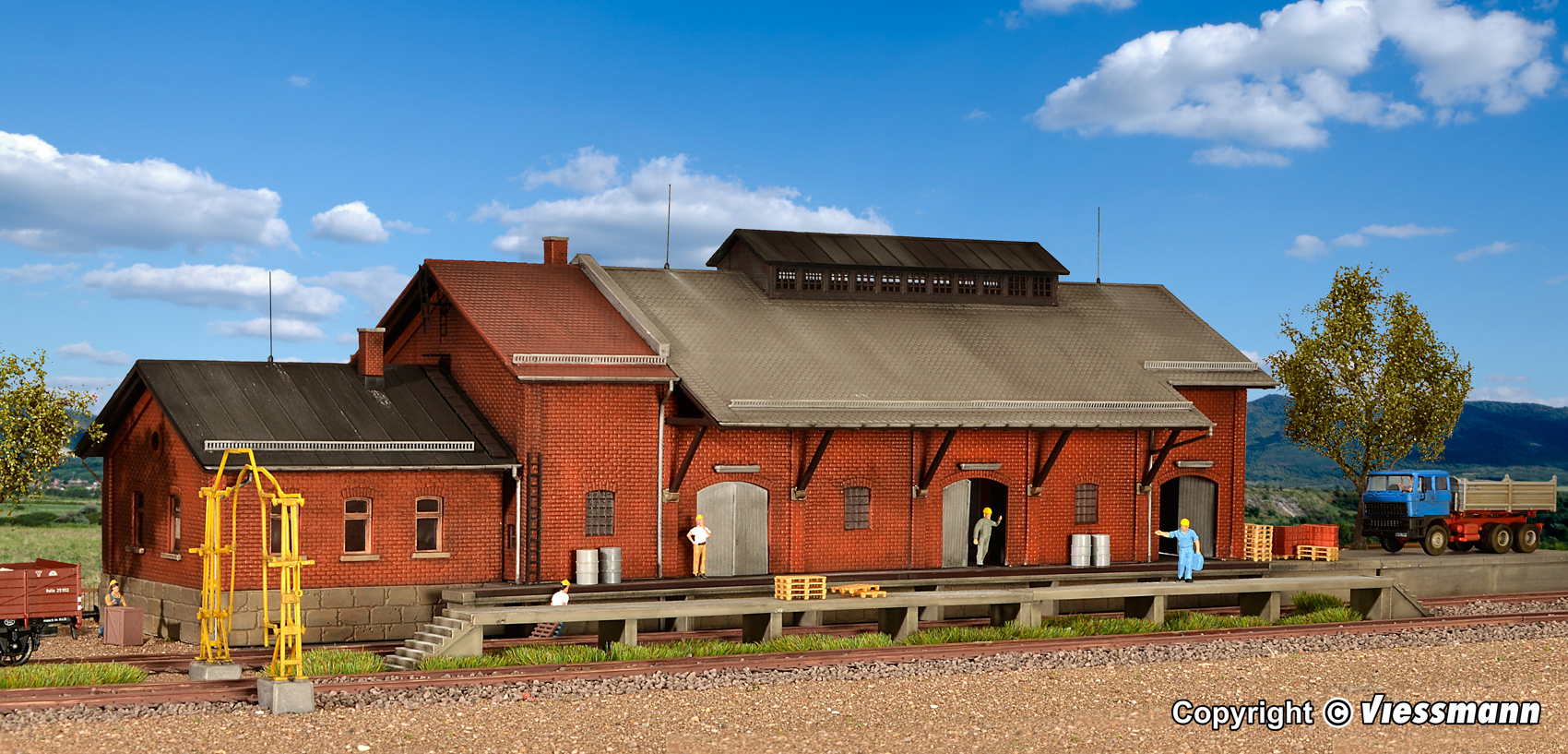 39462 Güterhalle mit Lademaß und Freiladerampe