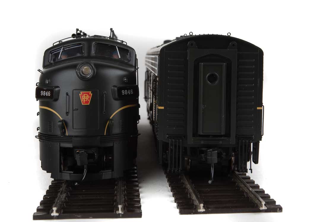 WalthersProto 49516 PRR Dieselloks FP7/F7B #9846A/B