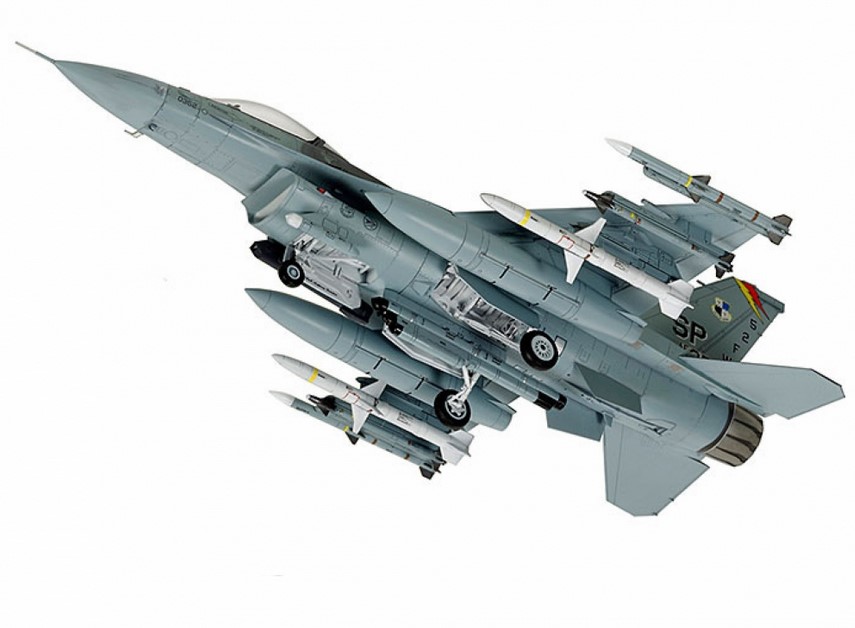 Tamiya 60788 F-16CJ Fighting Falcon m.Zurüstteilen