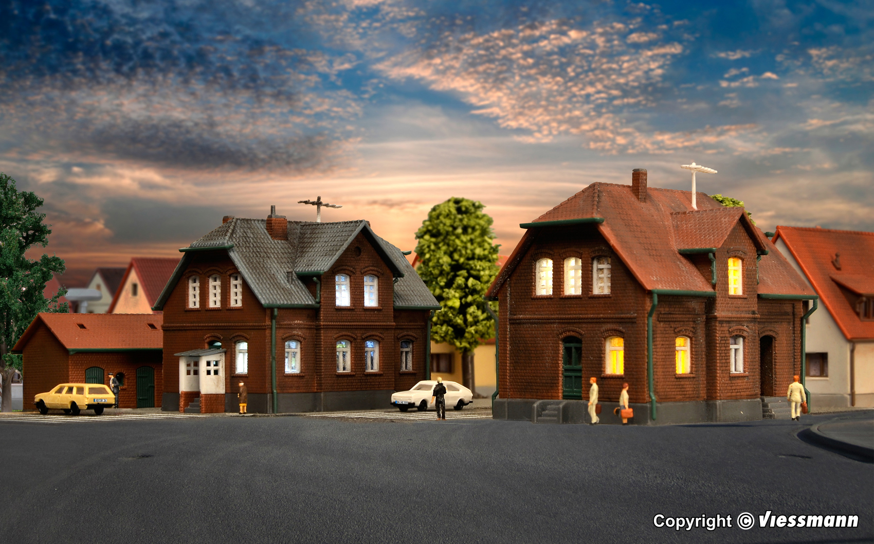 Kibri 36784 Werkswohnhaus mit Nebengebäude, 2 St.