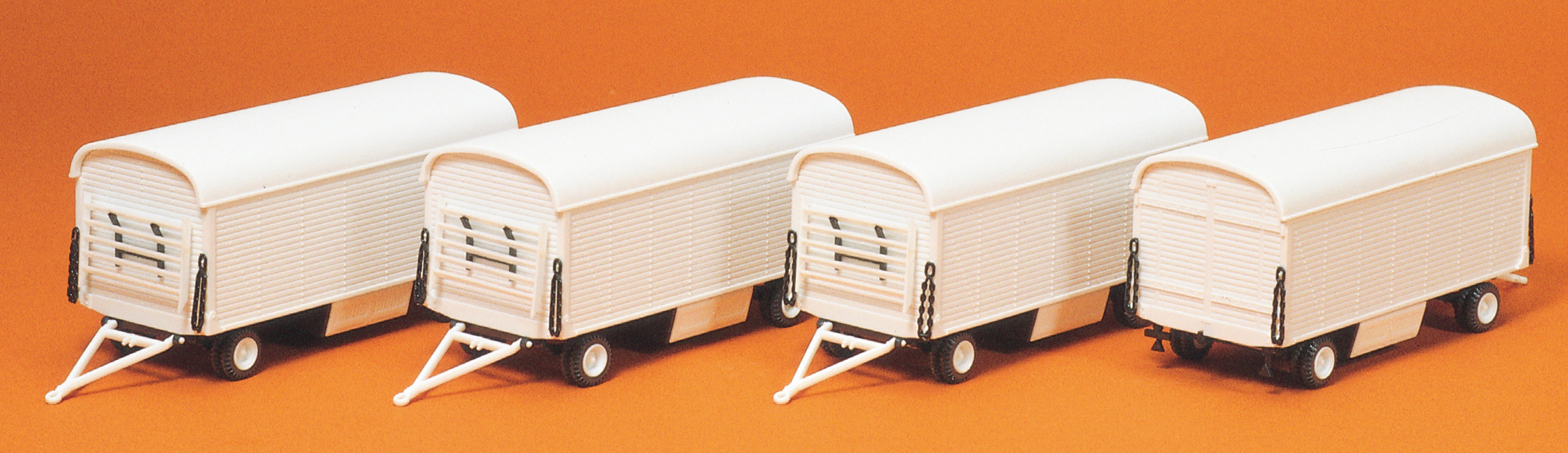 20006 Packwagen ohne Beschriftung. 4 Stück.