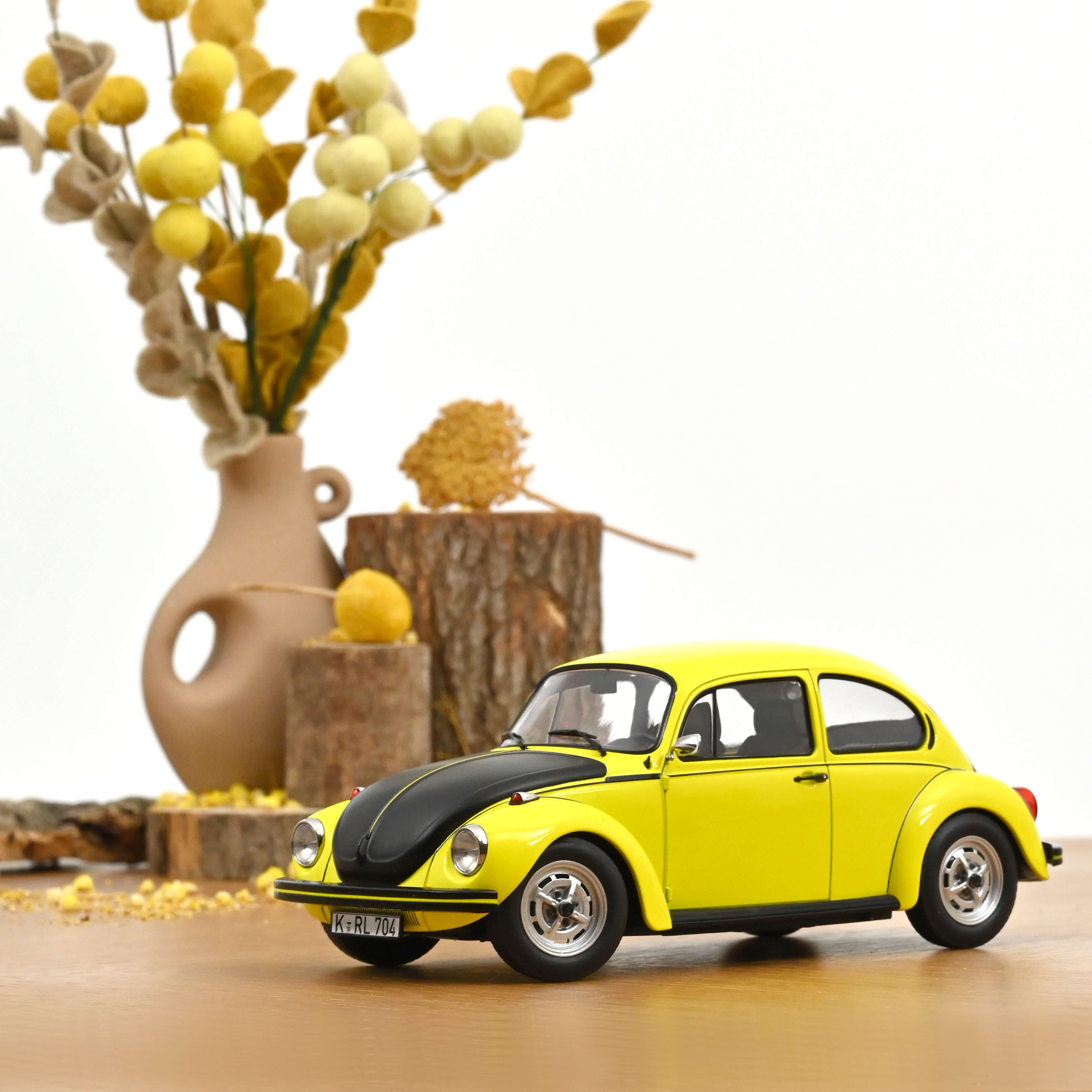 188536 VW 1303 gelb/schwarz (1973)
