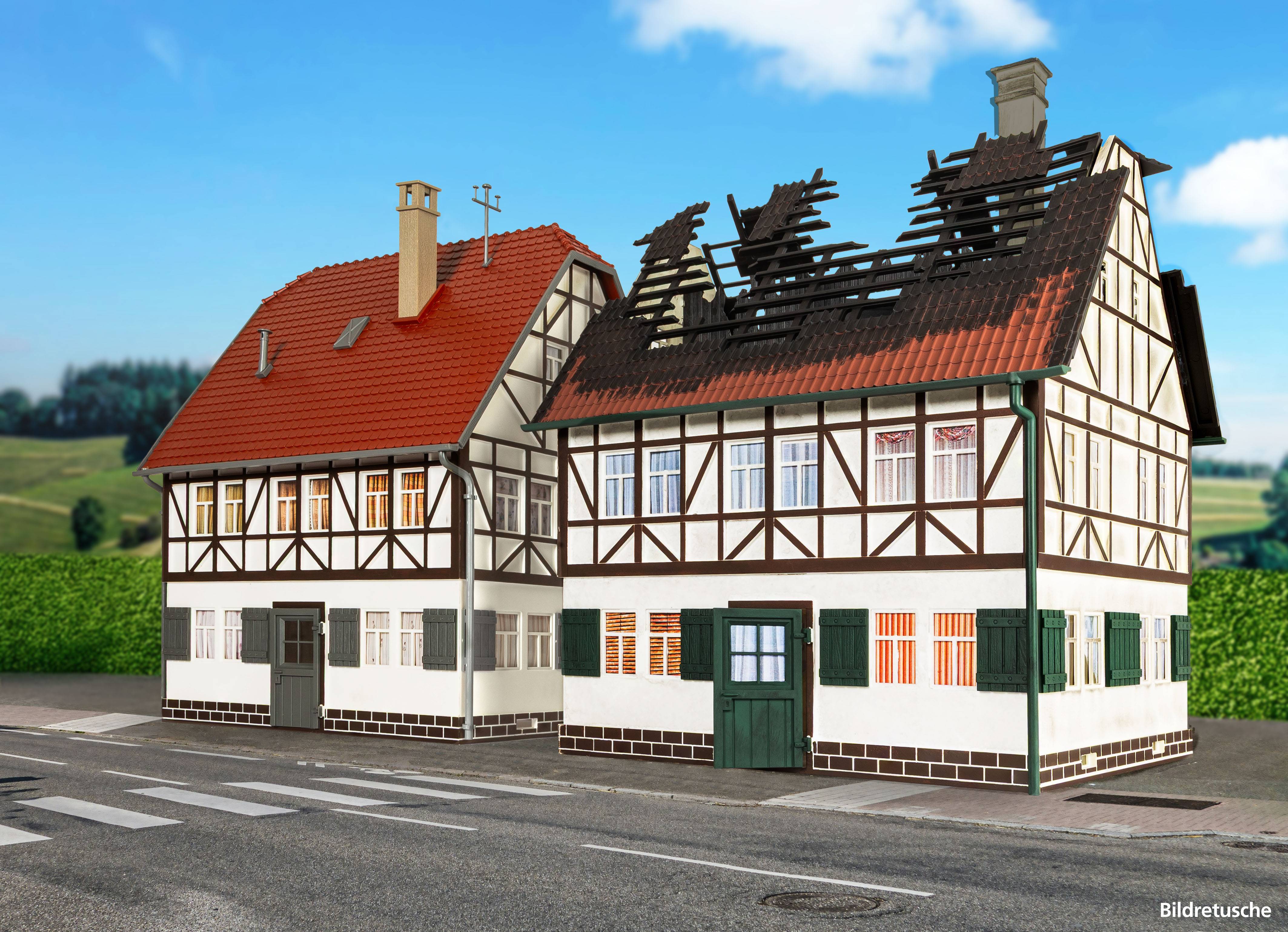 Piko 65011 G-Abgebranntes Haus