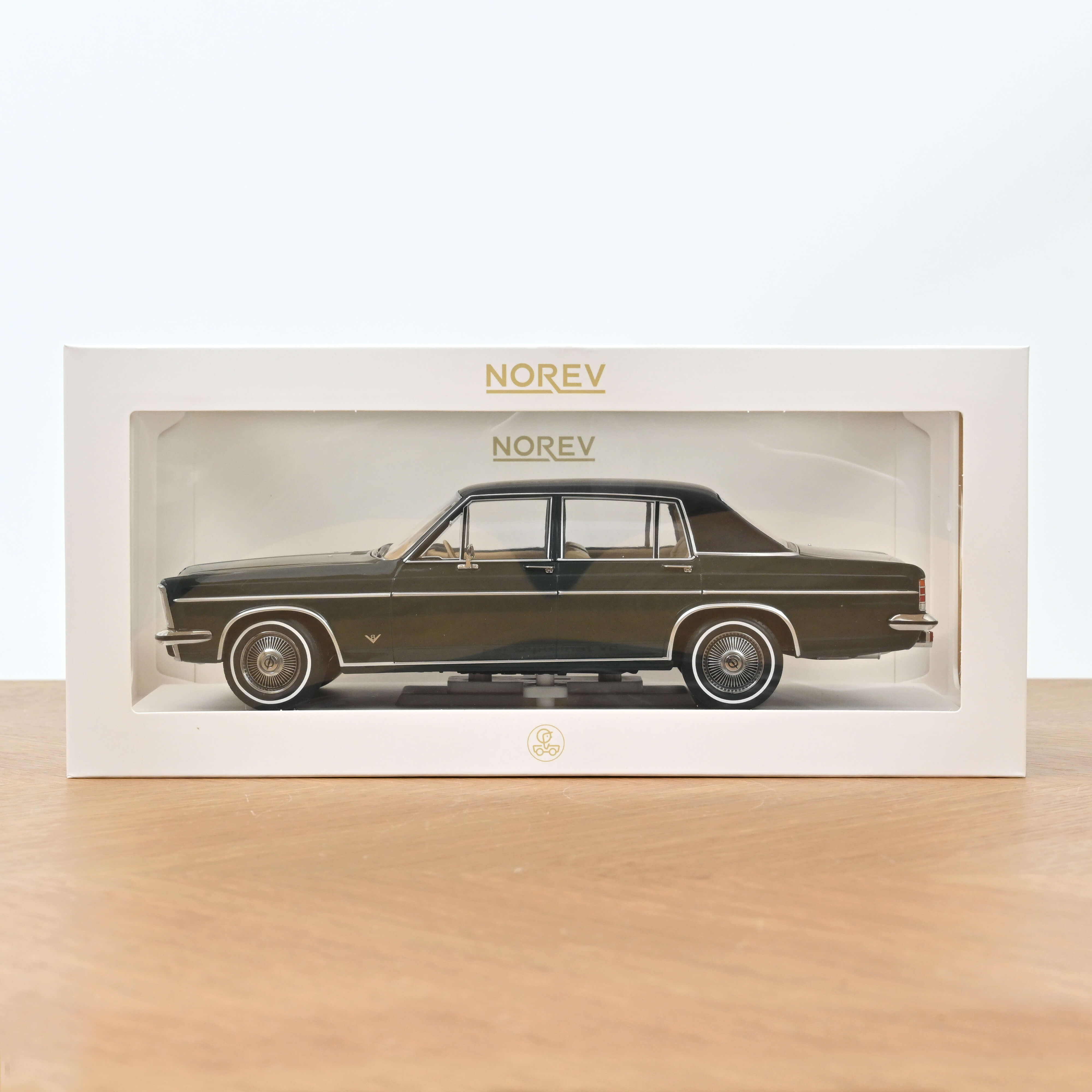 Norev 183690 Opel Diplomat V8 cedar green (1969)