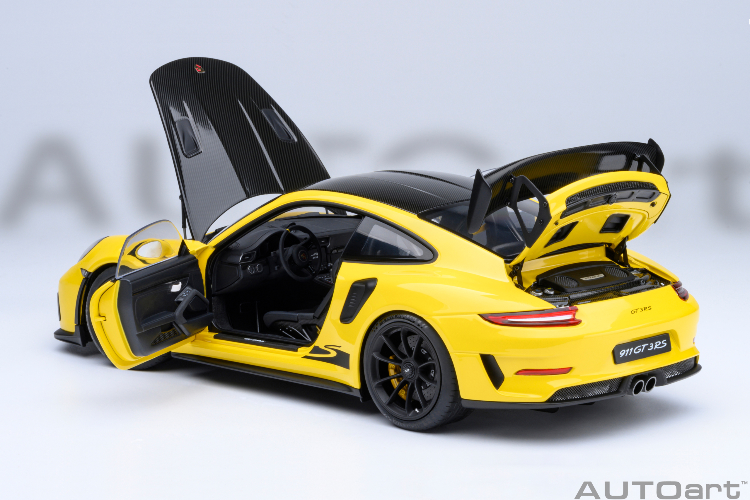 AUTOart 78178 Porsche 911 (991.2) GT3 RS racing yellow