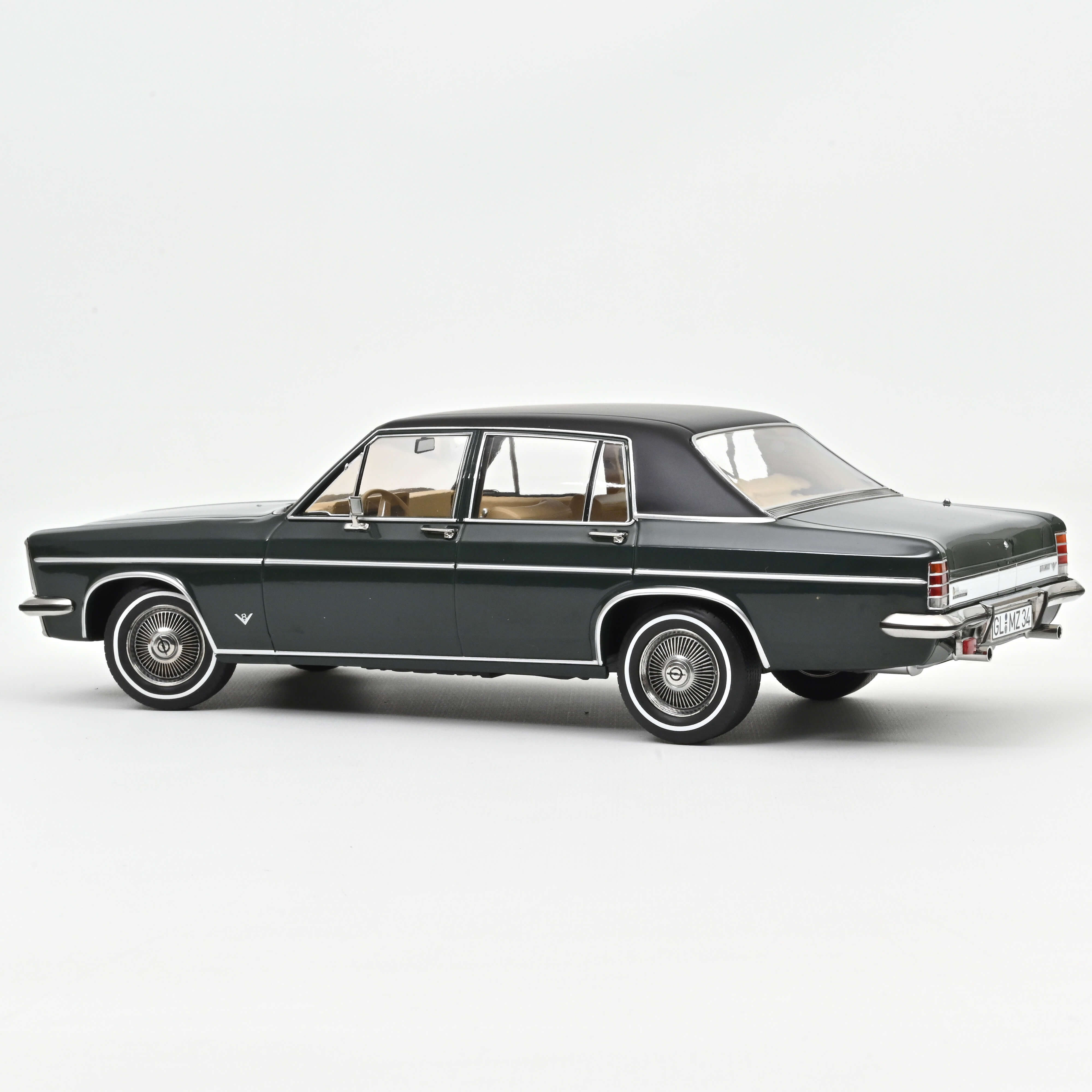 Norev 183690 Opel Diplomat V8 cedar green (1969)