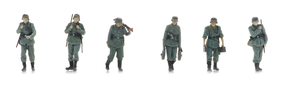 5720005 WM-Infanterie marschiert an die Front