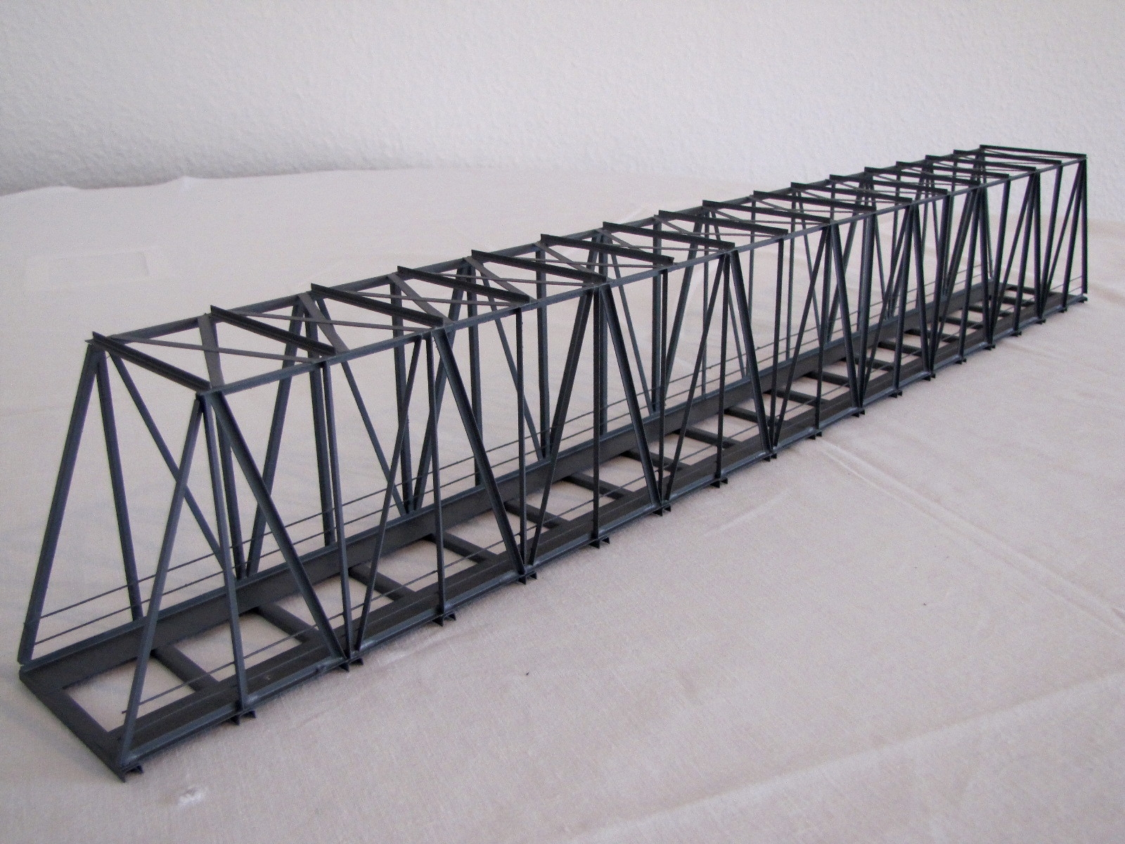 K63S Kastenbr. schräg 63 cm, grau