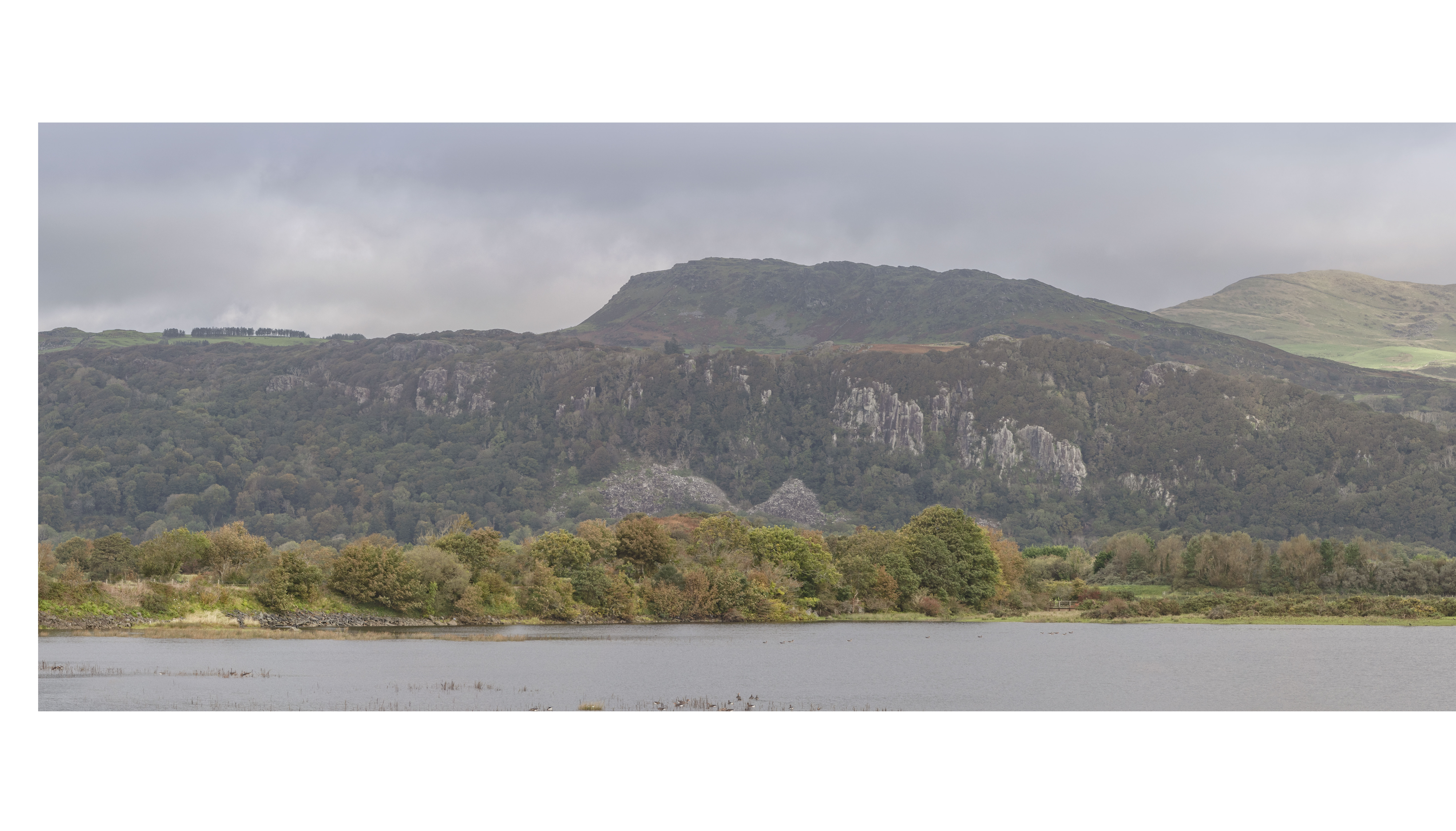 Peco SKP07 Anlagenhintergrund Berglandschaft