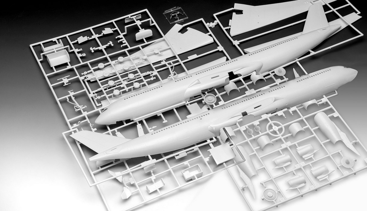 Revell 03816 Airbus A330-300 Lufthansa 'New Livery'